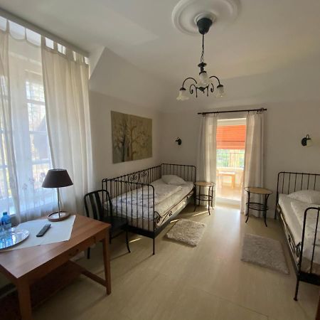 Krzysin Hotel Podkowa Leśna Eksteriør billede