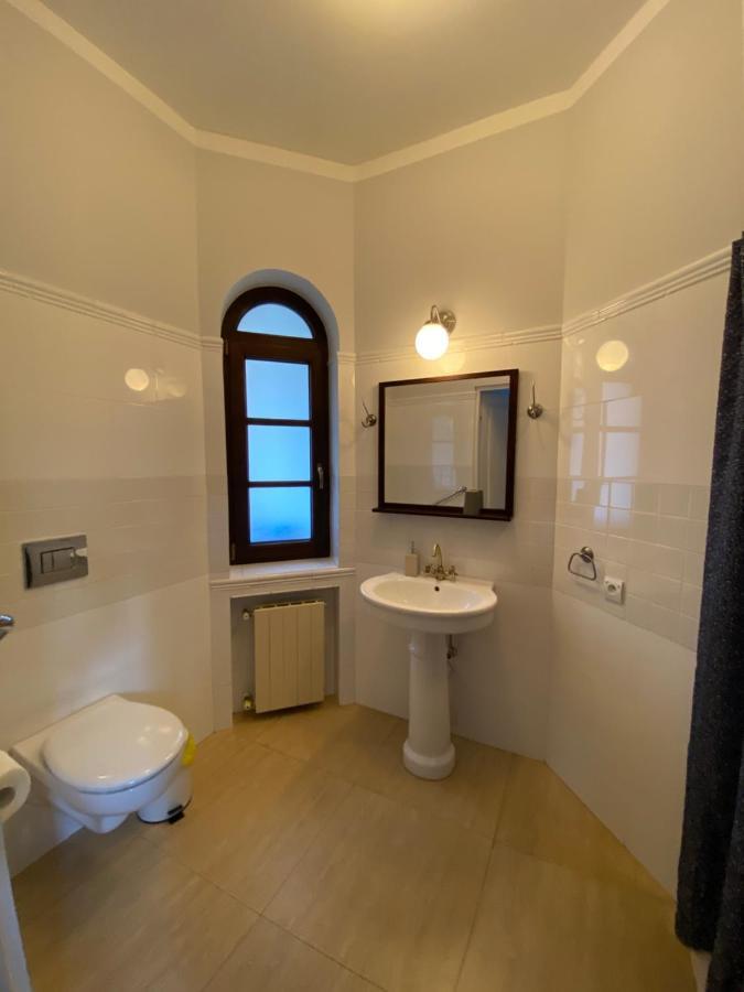 Krzysin Hotel Podkowa Leśna Eksteriør billede