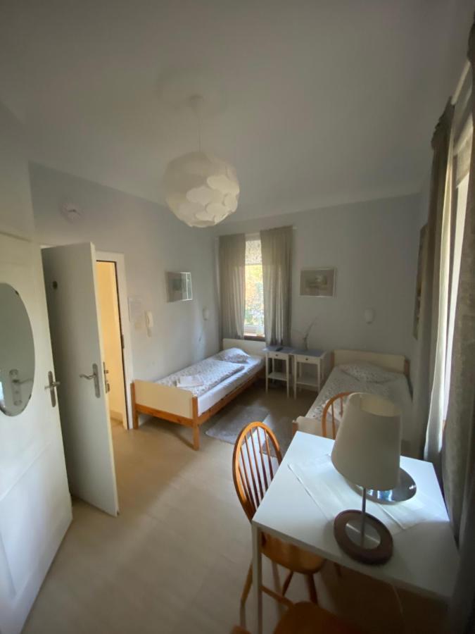 Krzysin Hotel Podkowa Leśna Eksteriør billede